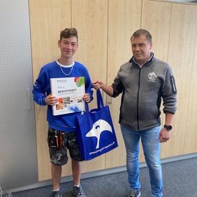 Zum Ausbildungsstart begrüßen wir unsere neuen Auszubildenden bei der Pinguin-System GmbH sowohl im gewerblichen Bereich als auch im Büro.