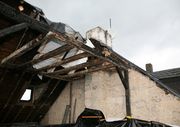 Zerstörter Dachstuhl nach einem Brand